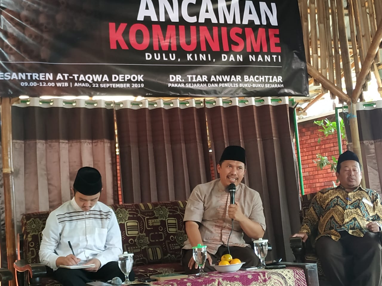 Dr Tiar Anwar Bahtiar: Dasar Pemikiran Orang Komunis dan Liberalis Itu Sama